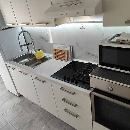 Apartment Zara With Garage ภายนอก รูปภาพ